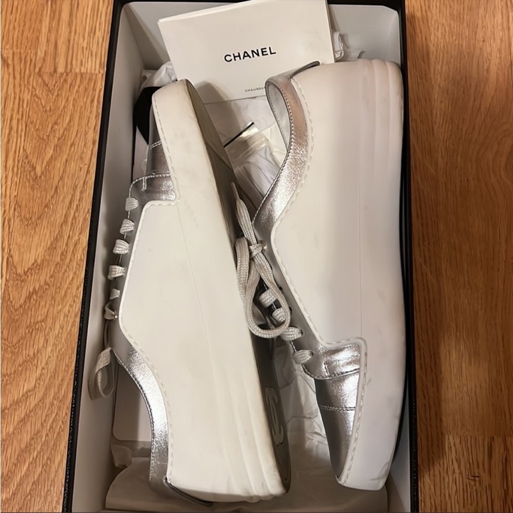 Beautiful Chanel CC  Tennis shoes size 8.5 - Picture 6 of 8